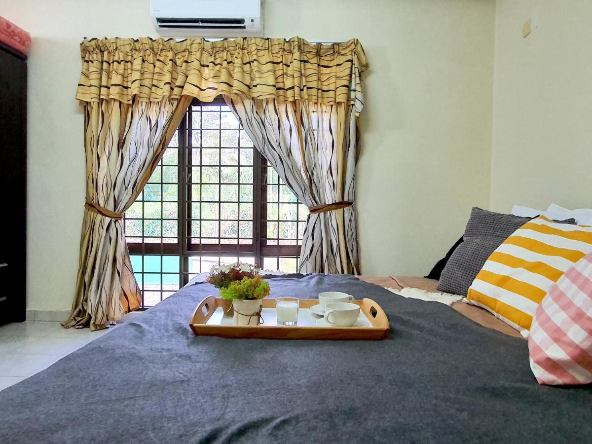 Melaka Afamosa Villa With Private Pool For 10 Pax Alor Gajah Dış mekan fotoğraf