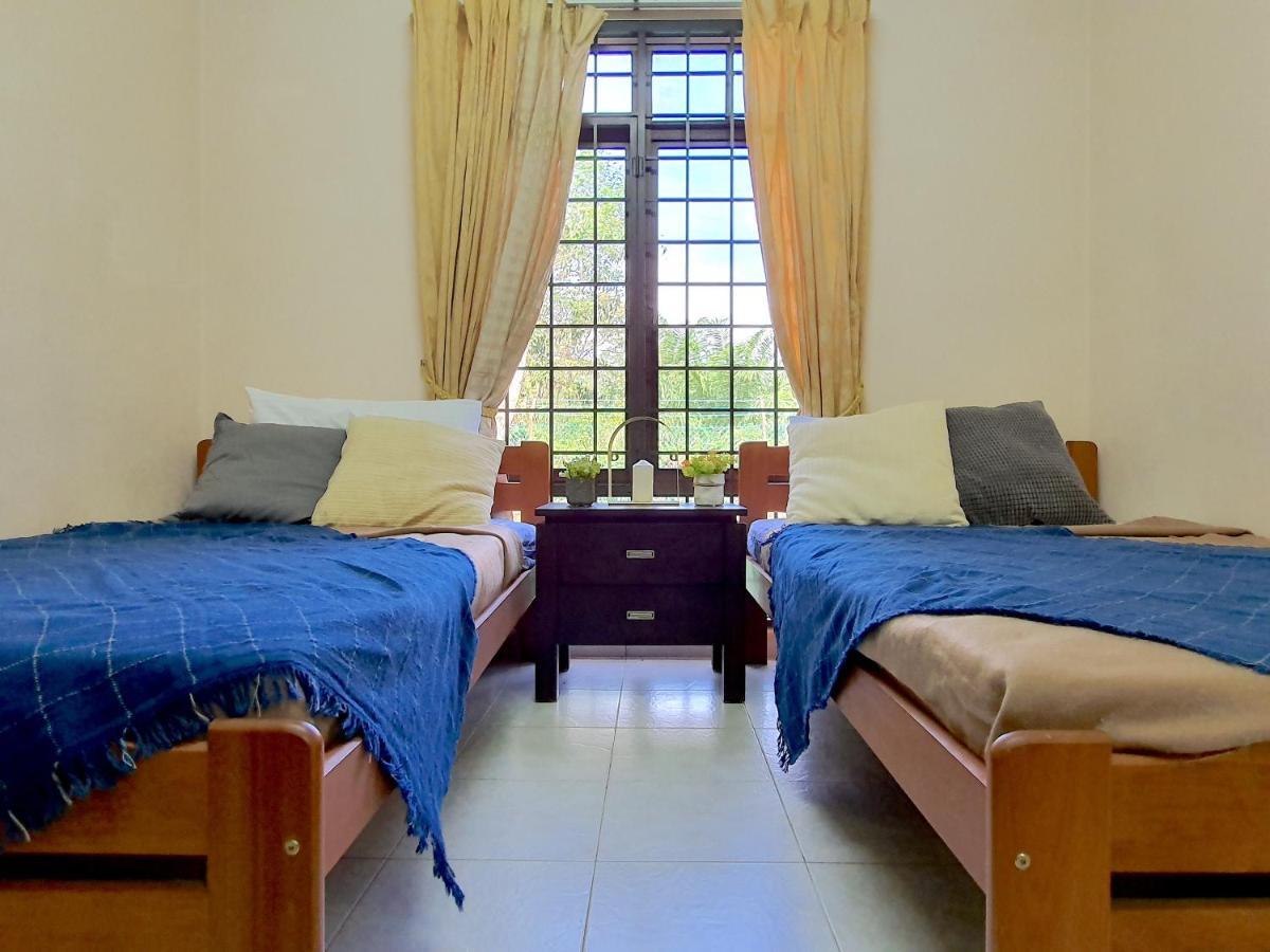 Melaka Afamosa Villa With Private Pool For 10 Pax Alor Gajah Dış mekan fotoğraf