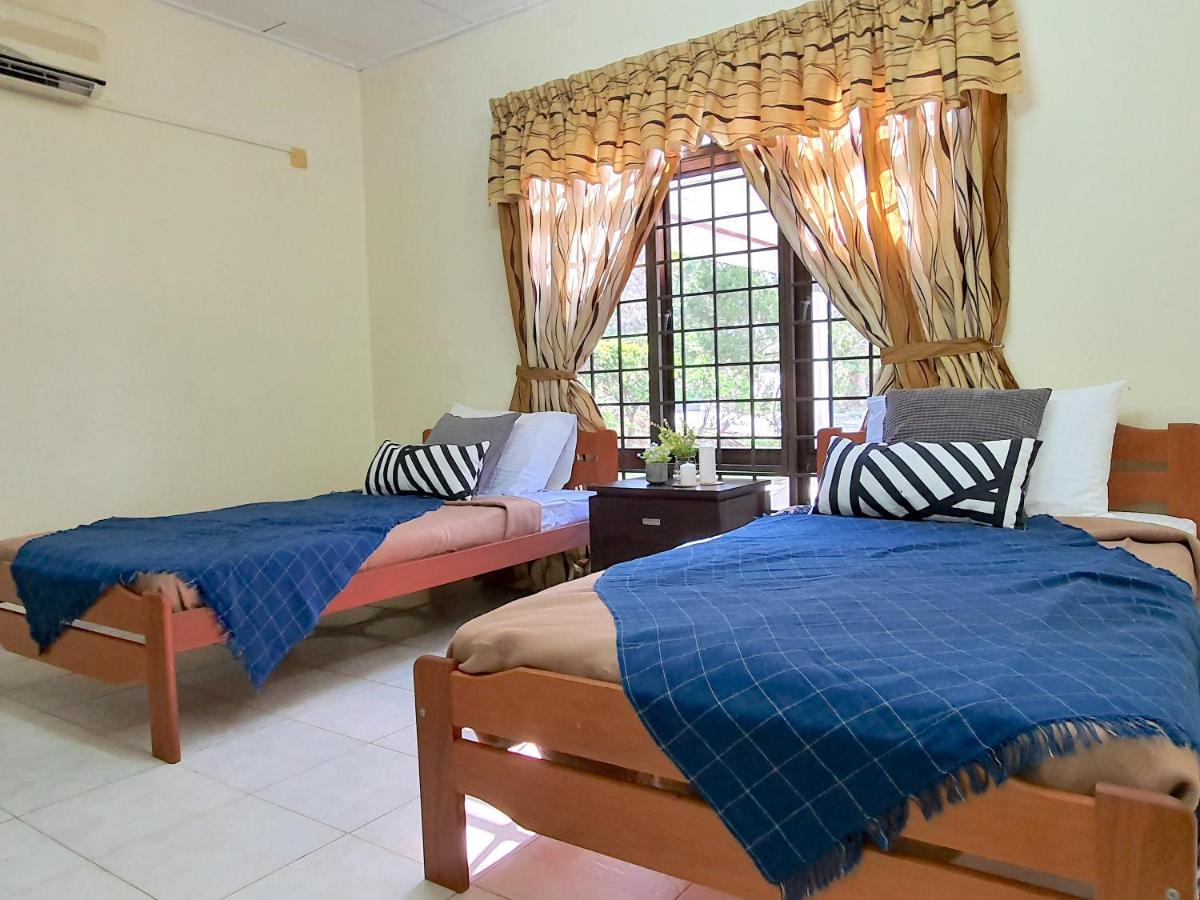 Melaka Afamosa Villa With Private Pool For 10 Pax Alor Gajah Dış mekan fotoğraf