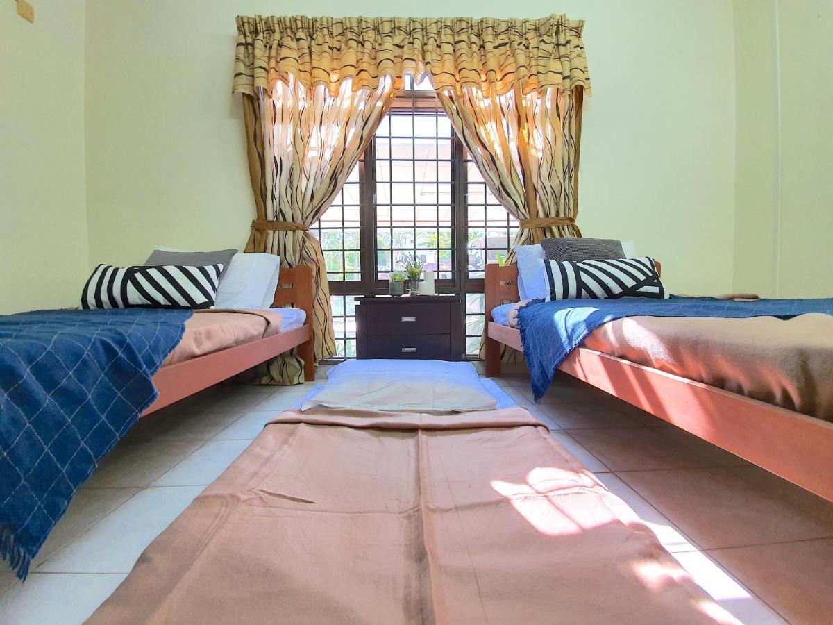 Melaka Afamosa Villa With Private Pool For 10 Pax Alor Gajah Dış mekan fotoğraf